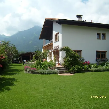 Stickler Apartament *